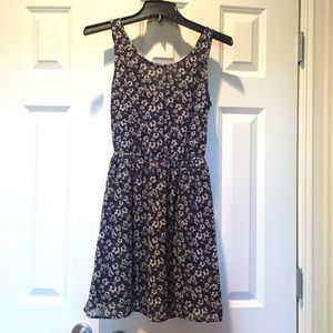 H&M Divided Navy Floral sz6 Dress